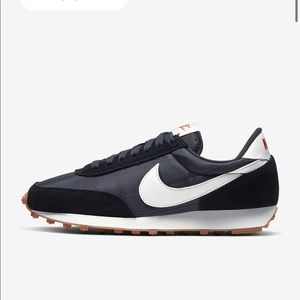Nike daybreak sneaker